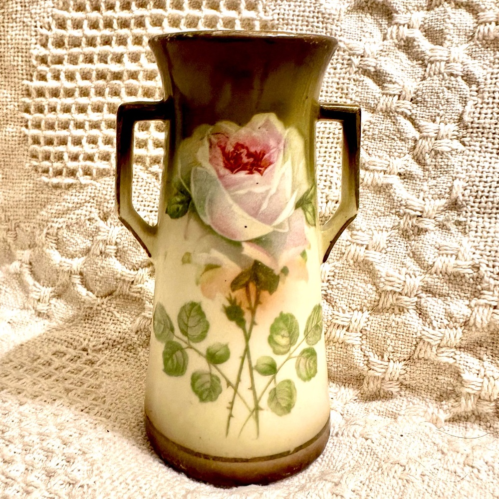 Vtg 1930’s🤚🏽Painted Double Handle Porcelain Vase Made in Czechoslovakia  Rare